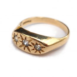 Gypsy set 9ct gold pinky ring