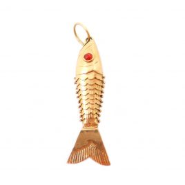 Superb 18ct gold fish with red glass eyes