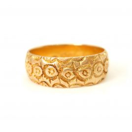 Embossed gold band