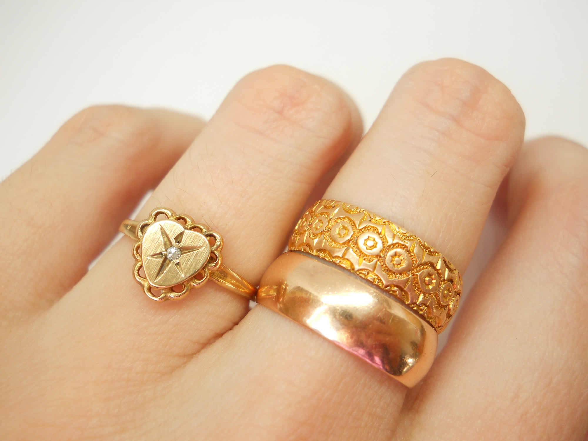 Vintage diamond set 9ct gold heart ring