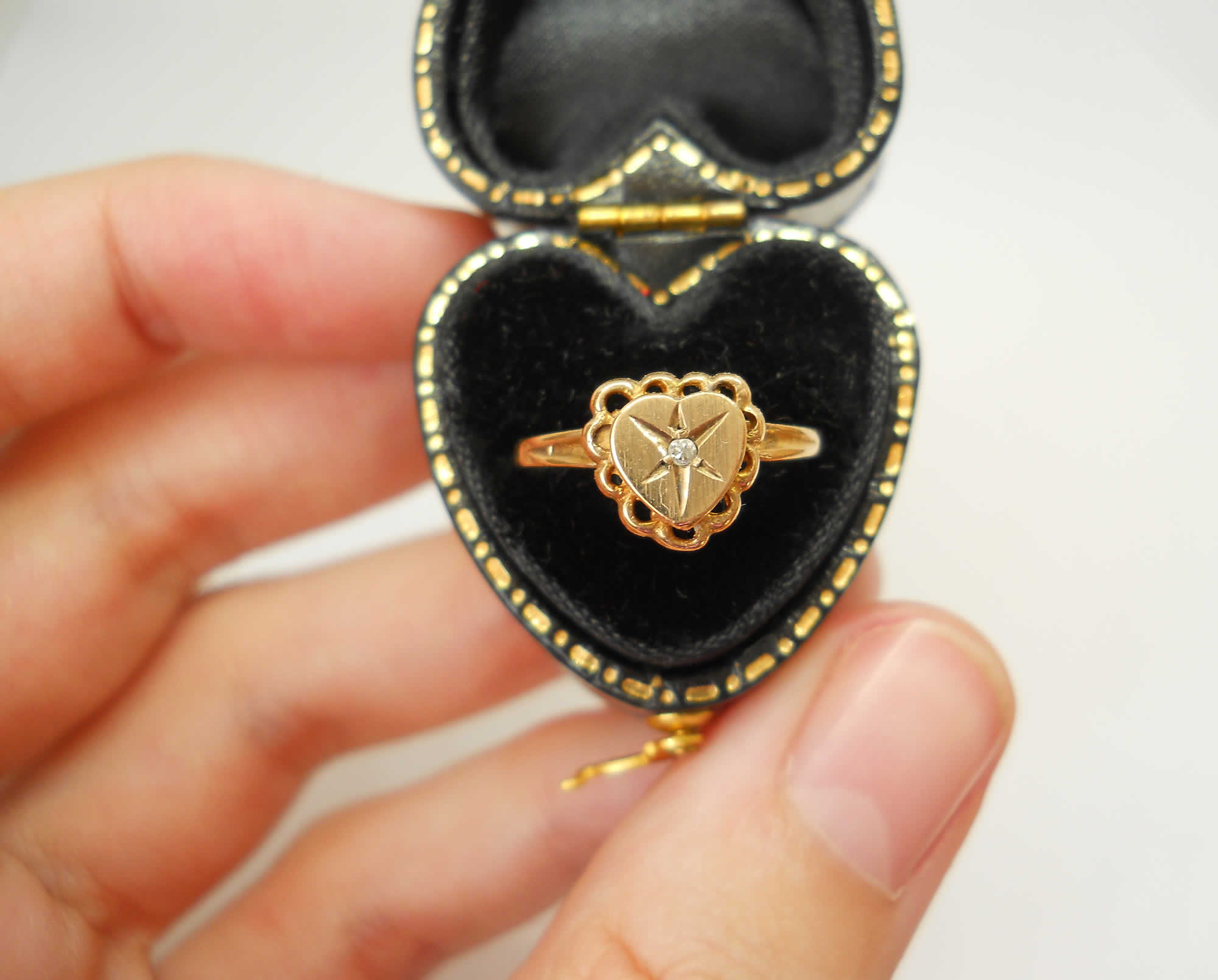 Vintage diamond set 9ct gold heart ring