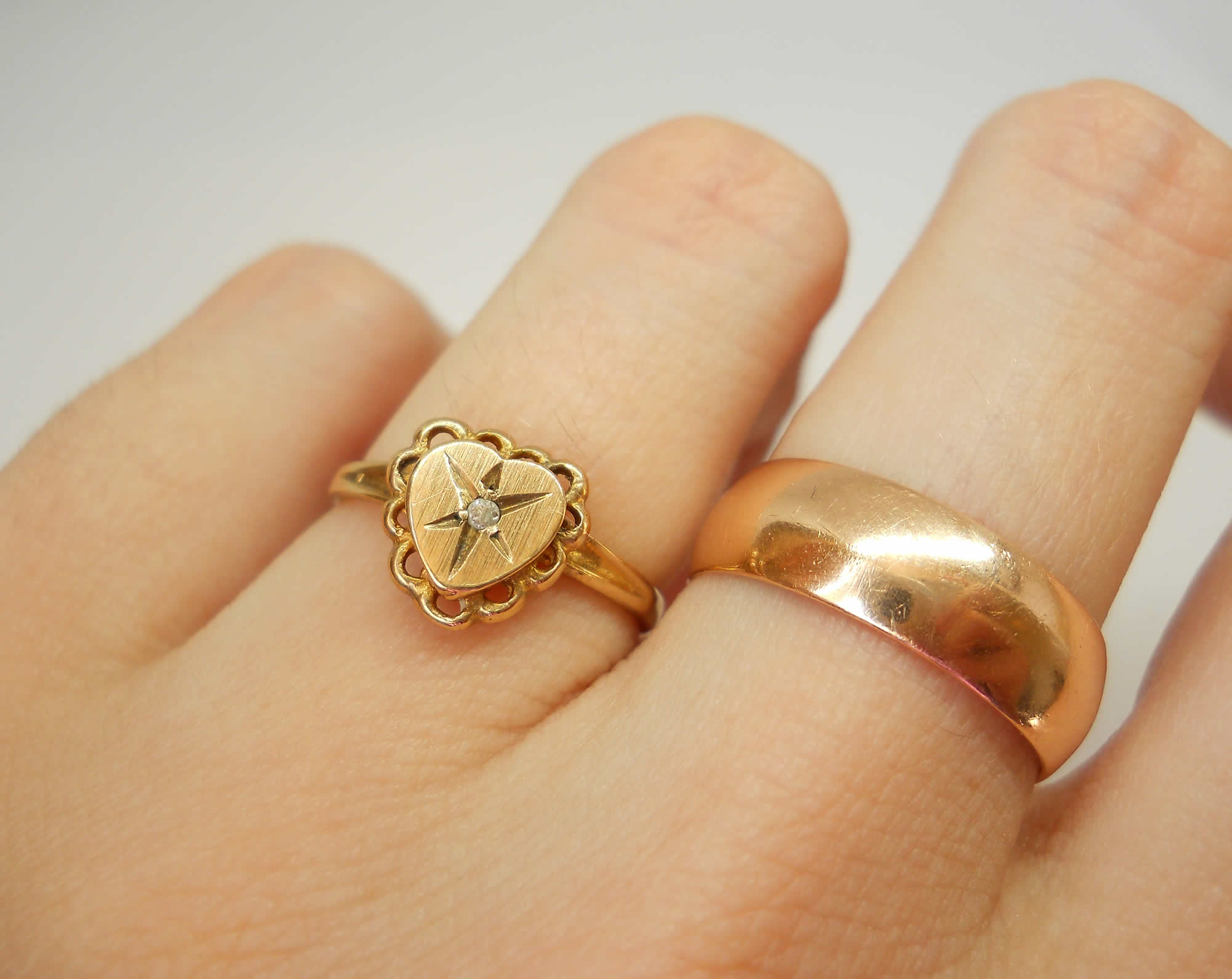 Vintage diamond set 9ct gold heart ring