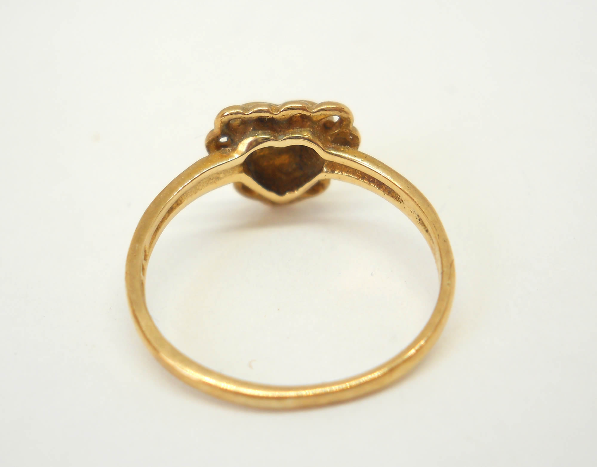 Vintage diamond set 9ct gold heart ring
