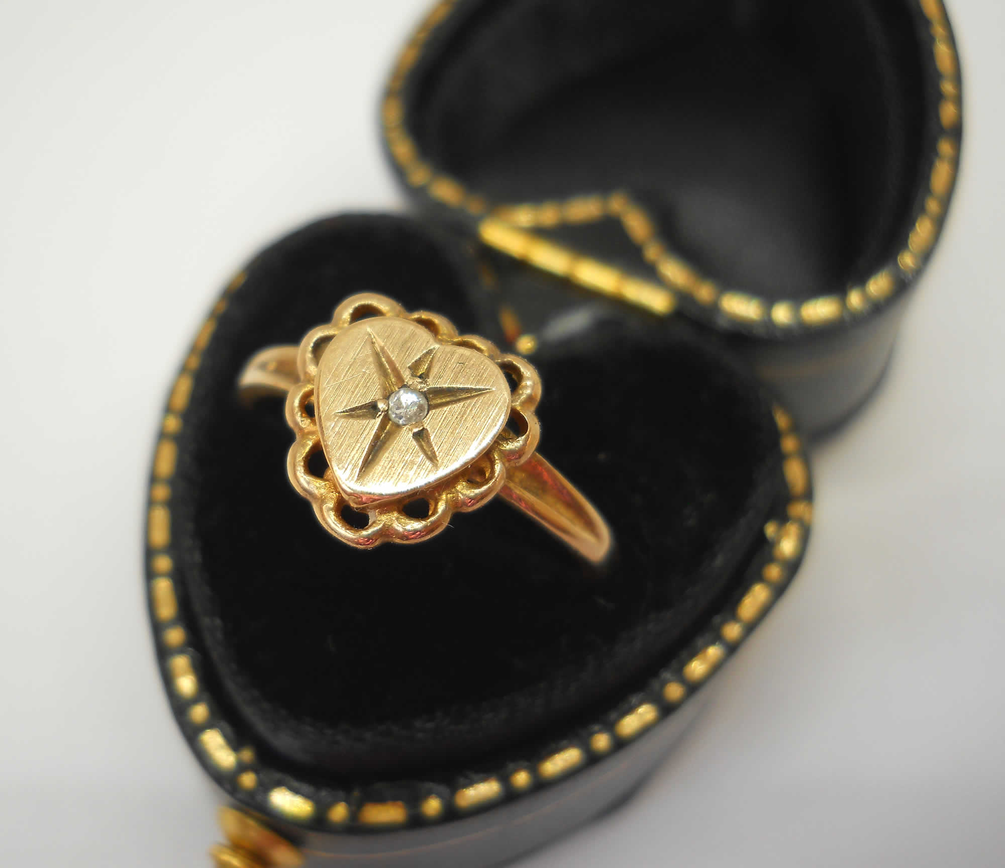 Vintage diamond set 9ct gold heart ring