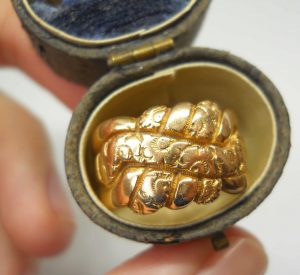 Antique Victorian 18ct gold keeper ring, circa 1900