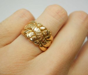 Antique Victorian 18ct gold keeper ring, circa 1900