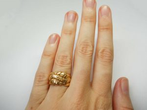 Antique Victorian 18ct gold keeper ring, circa 1900