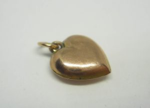 Antique midi size 9ct gold puffy heart charm