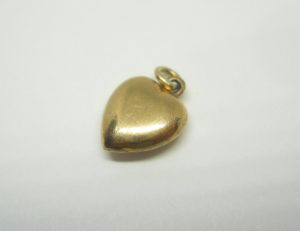 Antique 9ct gold puffy heart charm