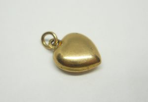 Antique 9ct gold puffy heart charm
