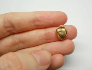 Antique 9ct gold puffy heart charm