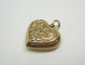 Vintage 9ct gold opening heart locket
